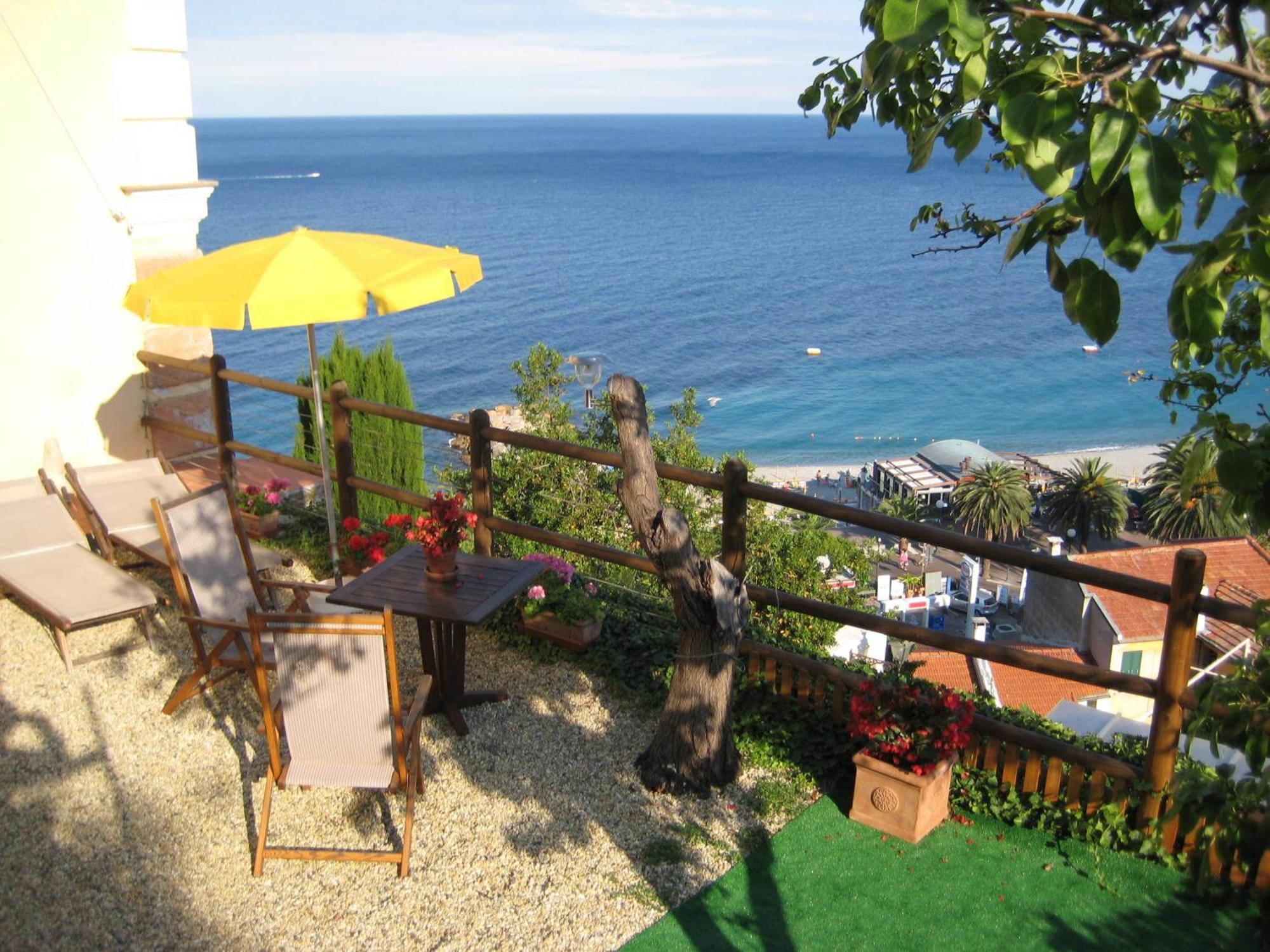 Palazzo Vescovile Hotel Noli Luaran gambar