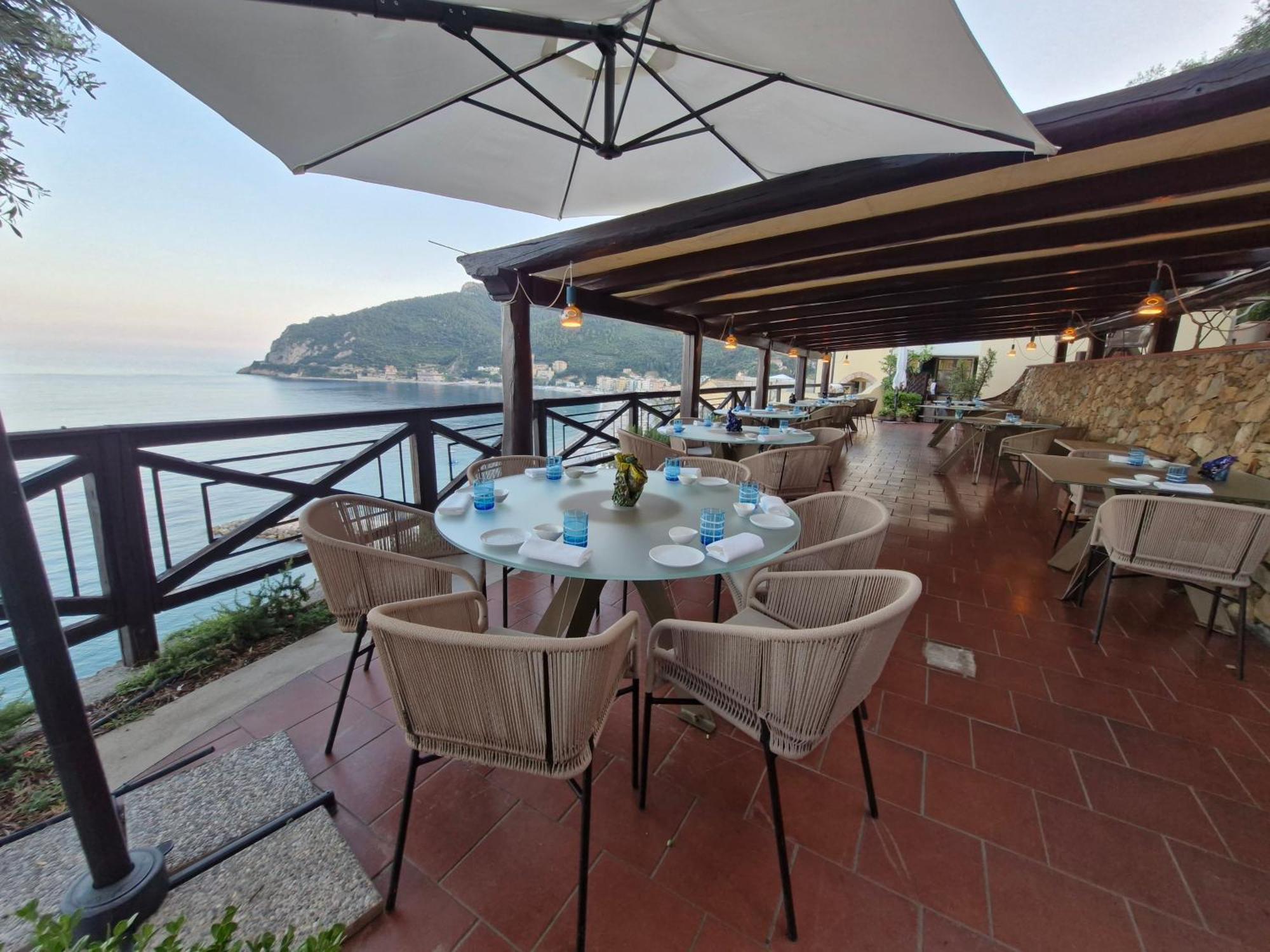 Palazzo Vescovile Hotel Noli Luaran gambar