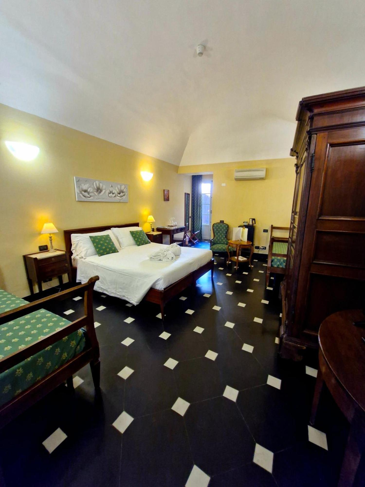 Palazzo Vescovile Hotel Noli Luaran gambar