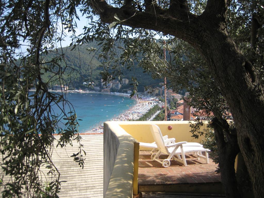 Palazzo Vescovile Hotel Noli Luaran gambar